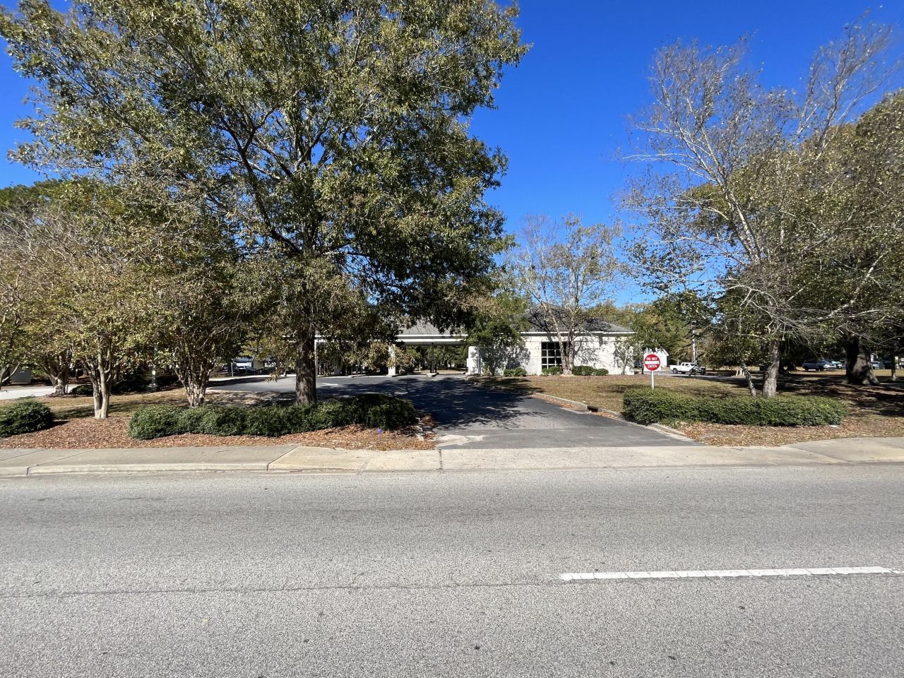 401 Robertson Boulevard Photo 26