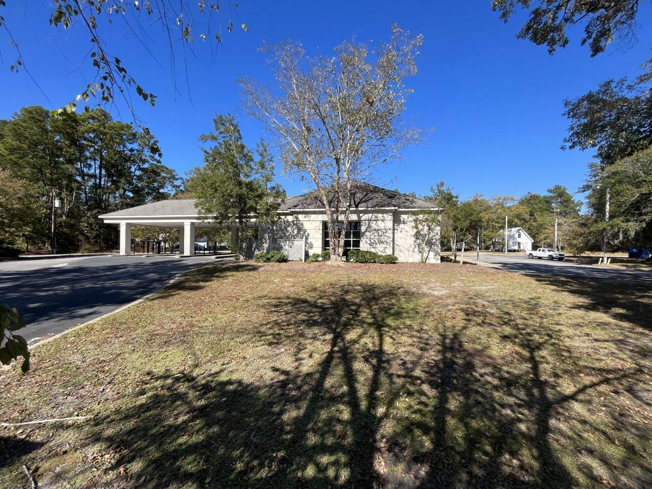 401 Robertson Boulevard Photo 28