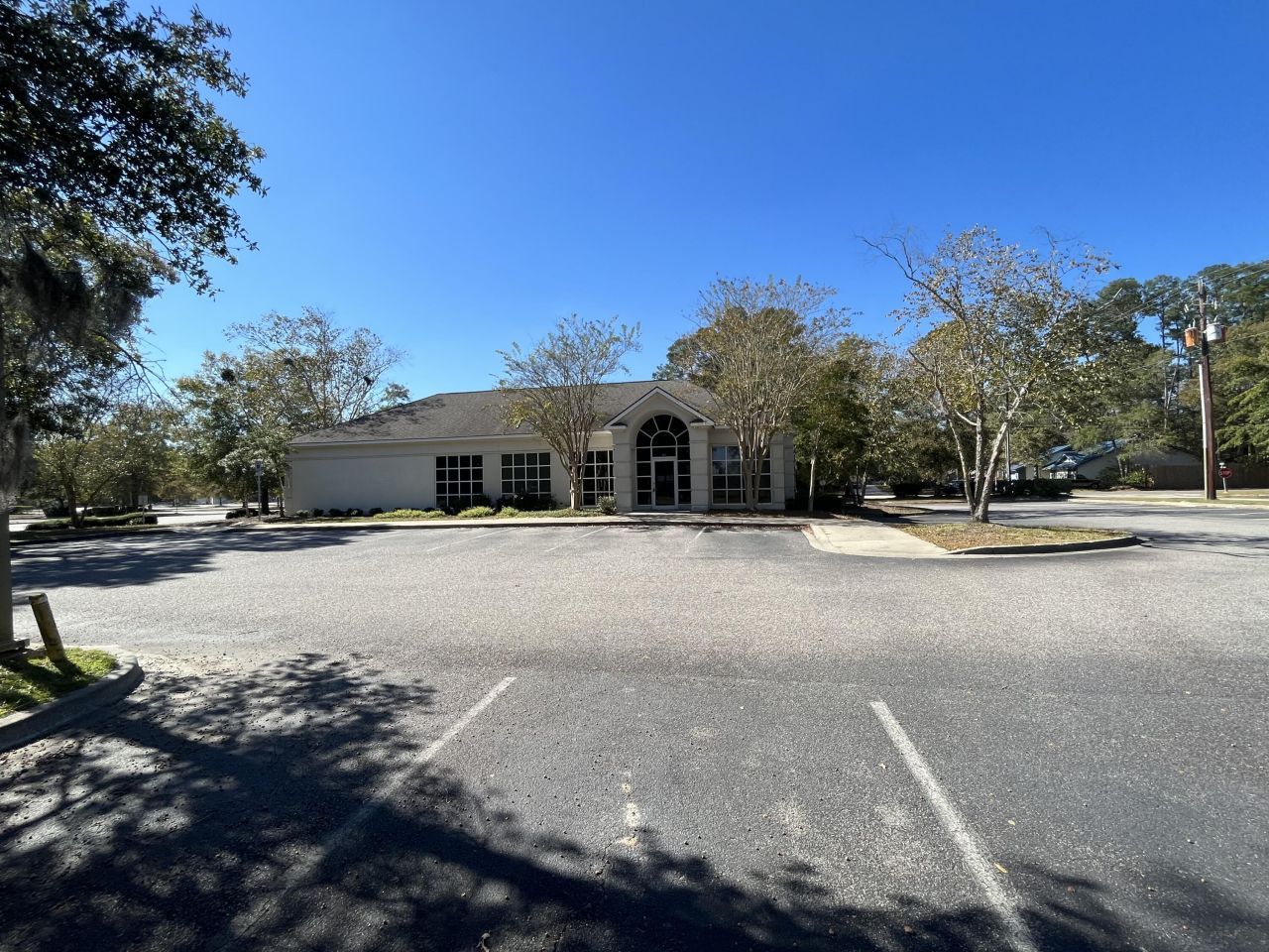 401 Robertson Boulevard Photo 30