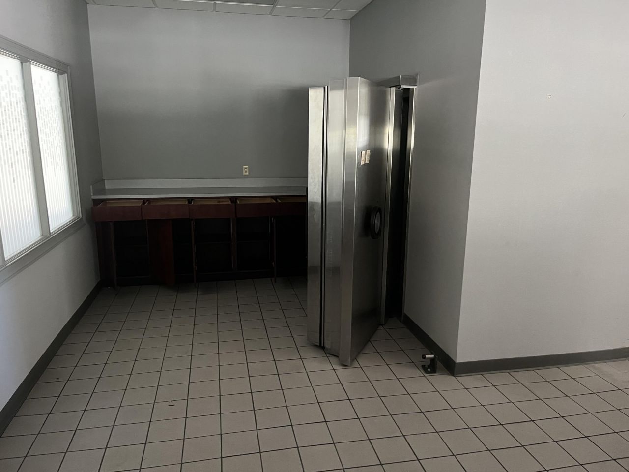 401 Robertson Boulevard Photo 7