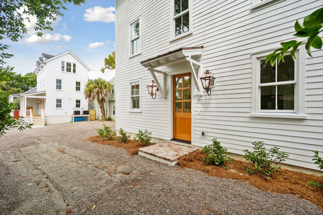 72 Drake Street Photo 13