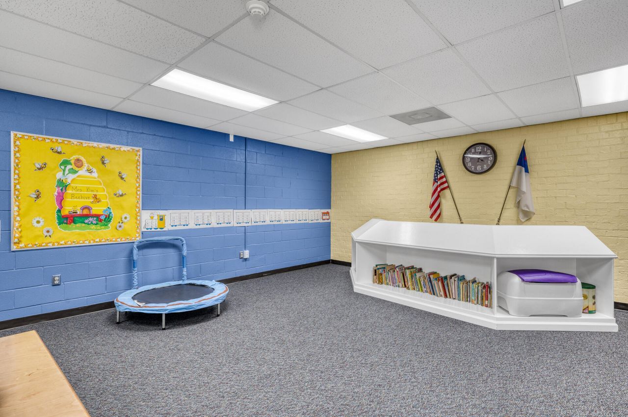 64 Hendersonville Highway Photo 18