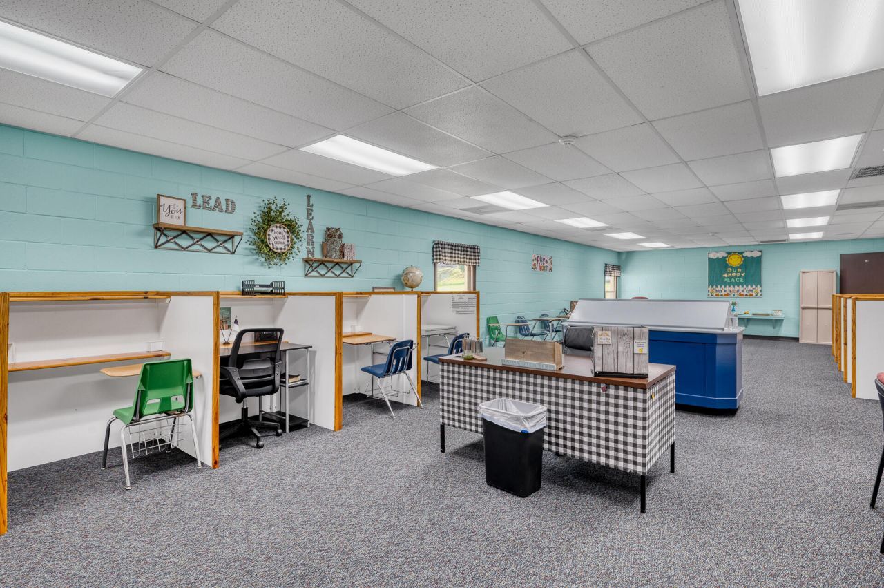 64 Hendersonville Highway Photo 21