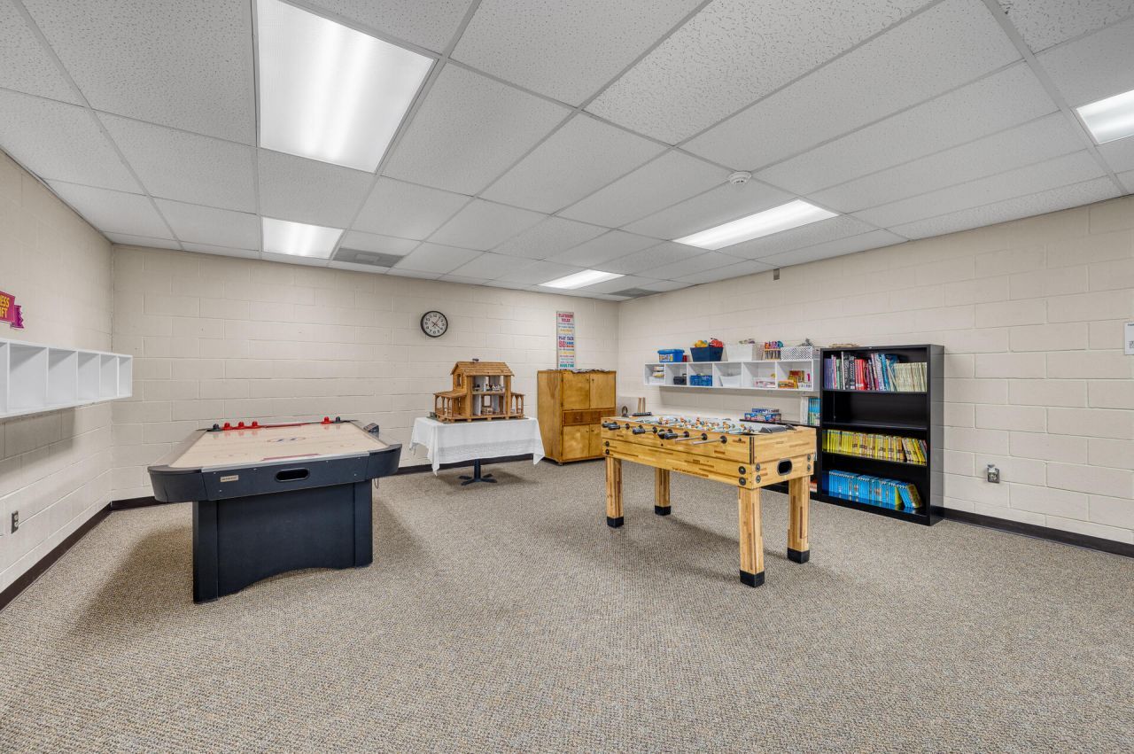 64 Hendersonville Highway Photo 24