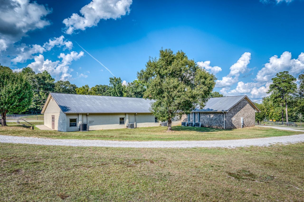 64 Hendersonville Highway Photo 4