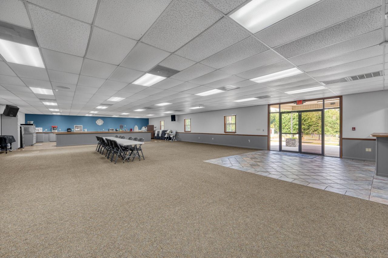 64 Hendersonville Highway Photo 6