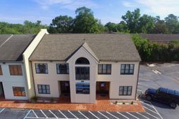 1 Carriage Lane photo 4