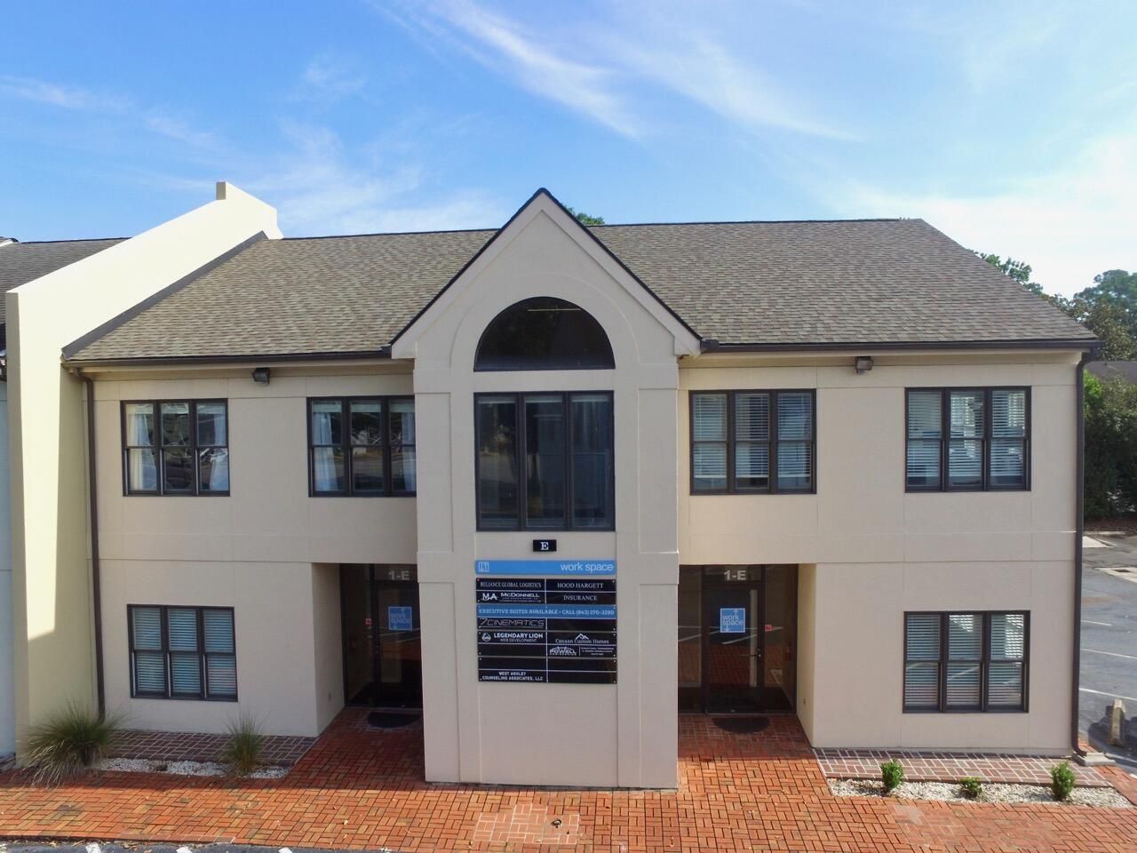 1 Carriage Lane Photo 5