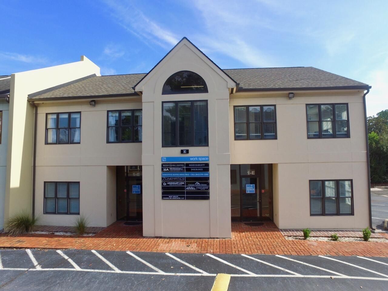 1 Carriage Lane Photo 6