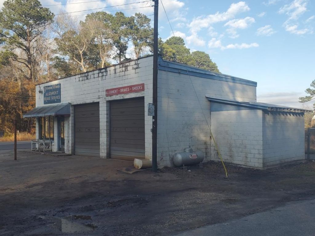 6169 Hwy 162  Photo 1