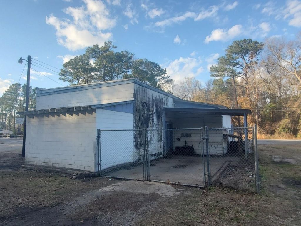 6169 Hwy 162  Photo 2