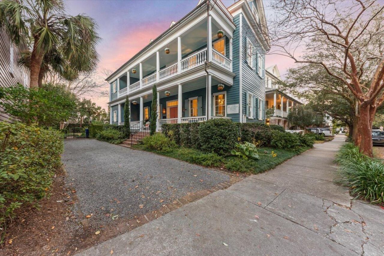 66 Warren Street Photo 2