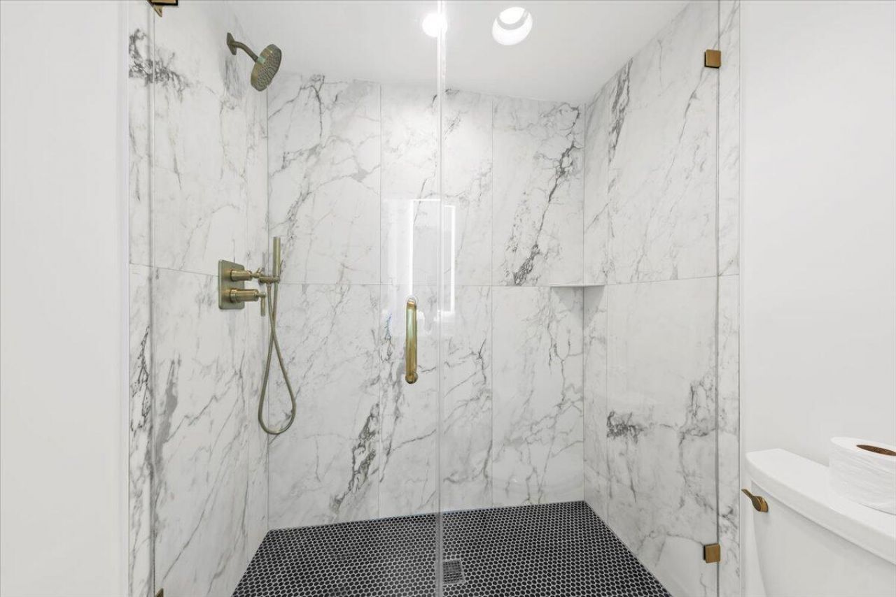 66 Warren Street Photo 46