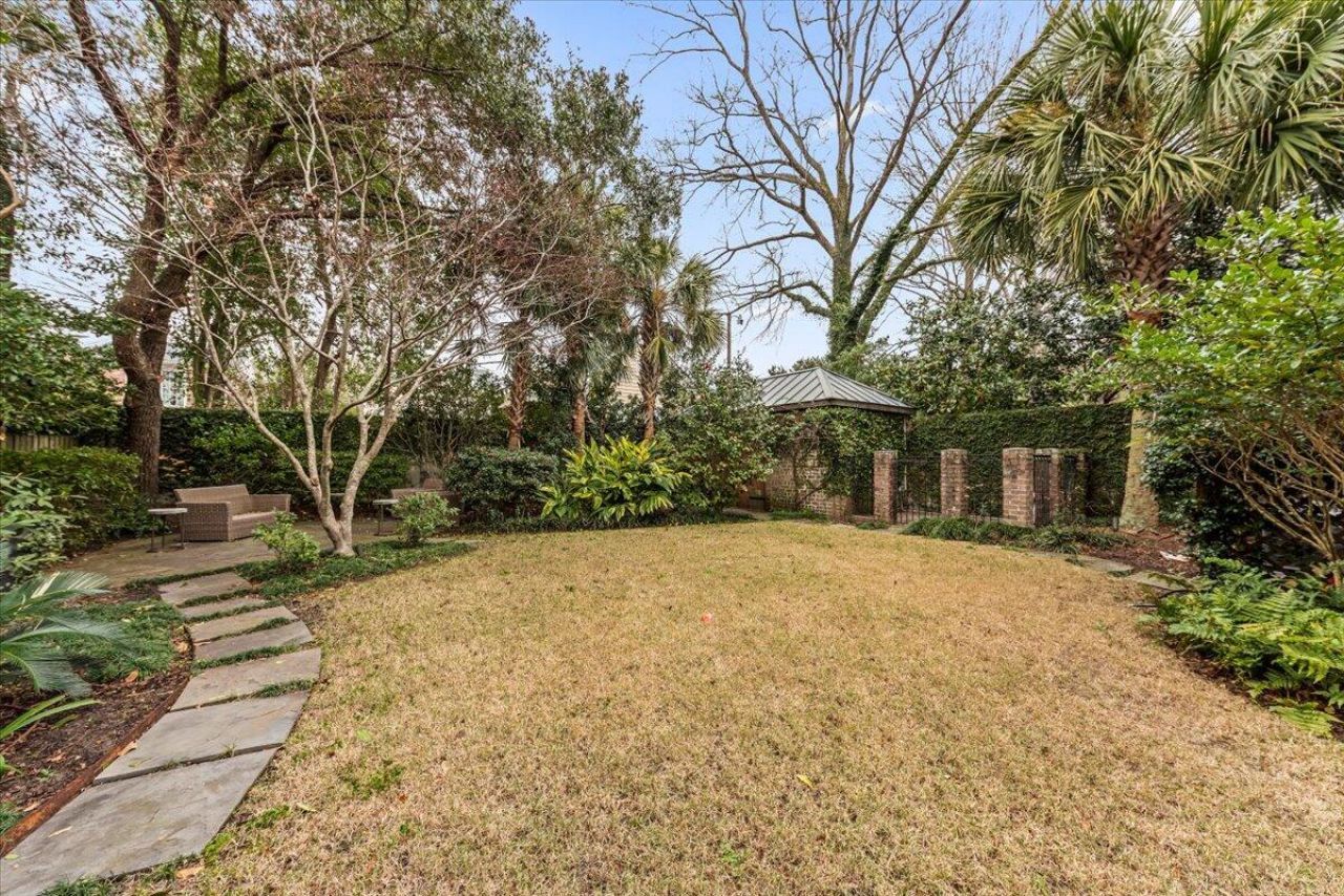 66 Warren Street Photo 49