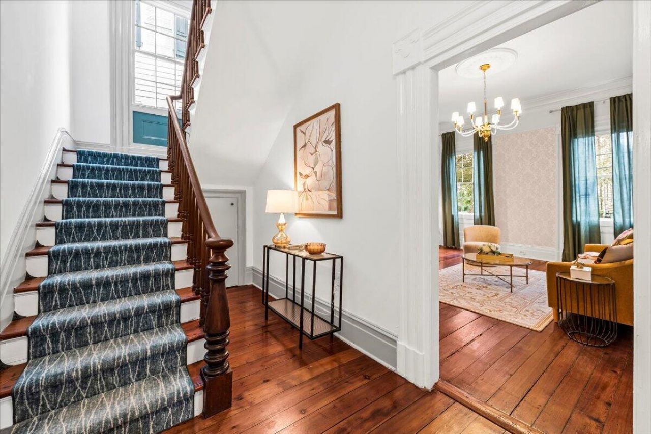 66 Warren Street Photo 6