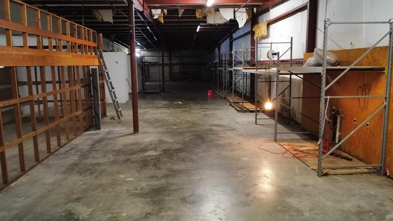 303 Robertson Boulevard Photo 15