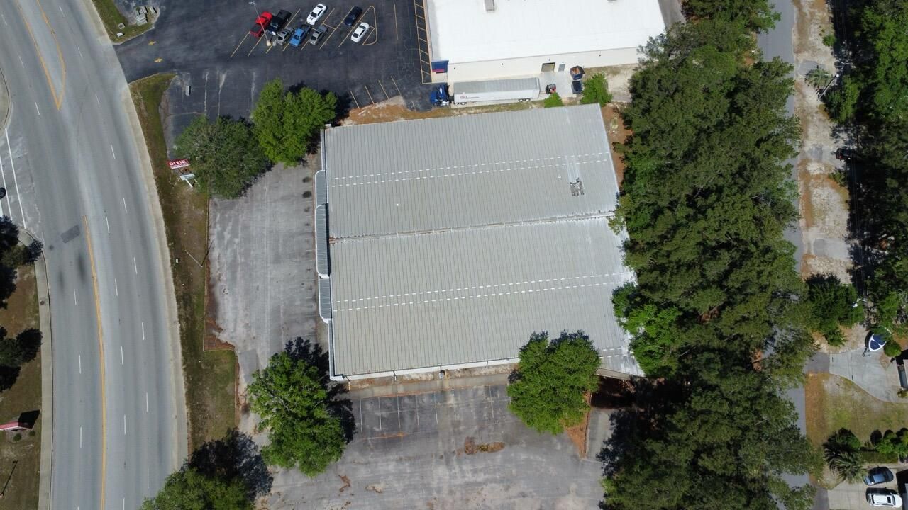 303 Robertson Boulevard Photo 23