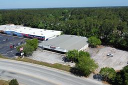 303 Robertson Boulevard photo 4