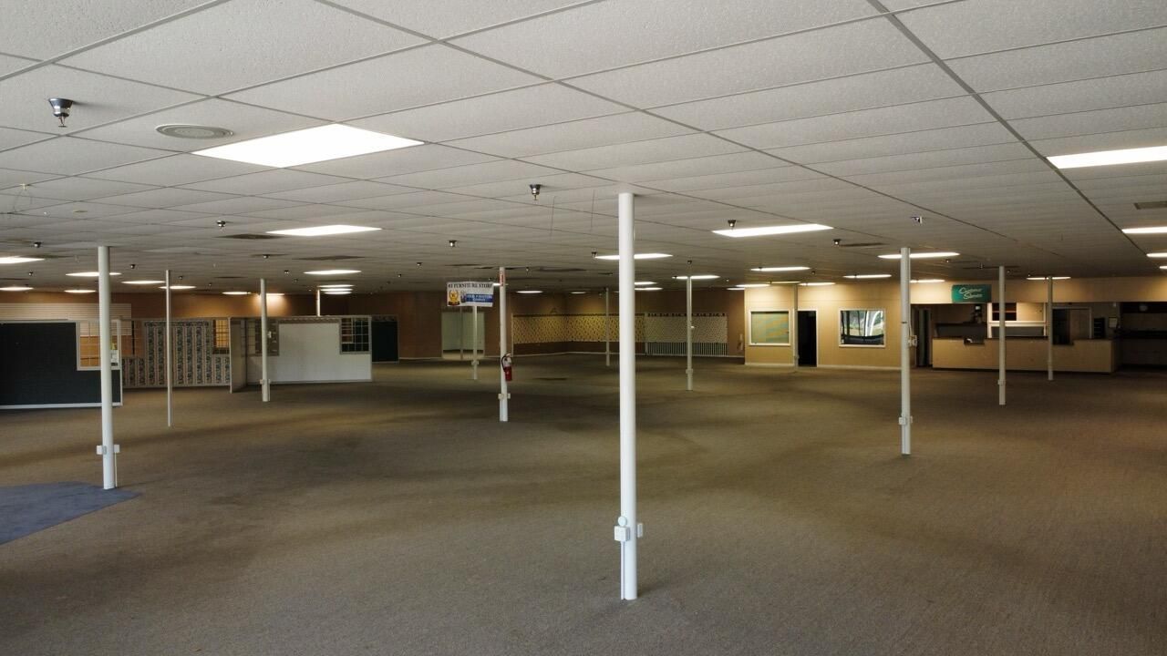 303 Robertson Boulevard Photo 7