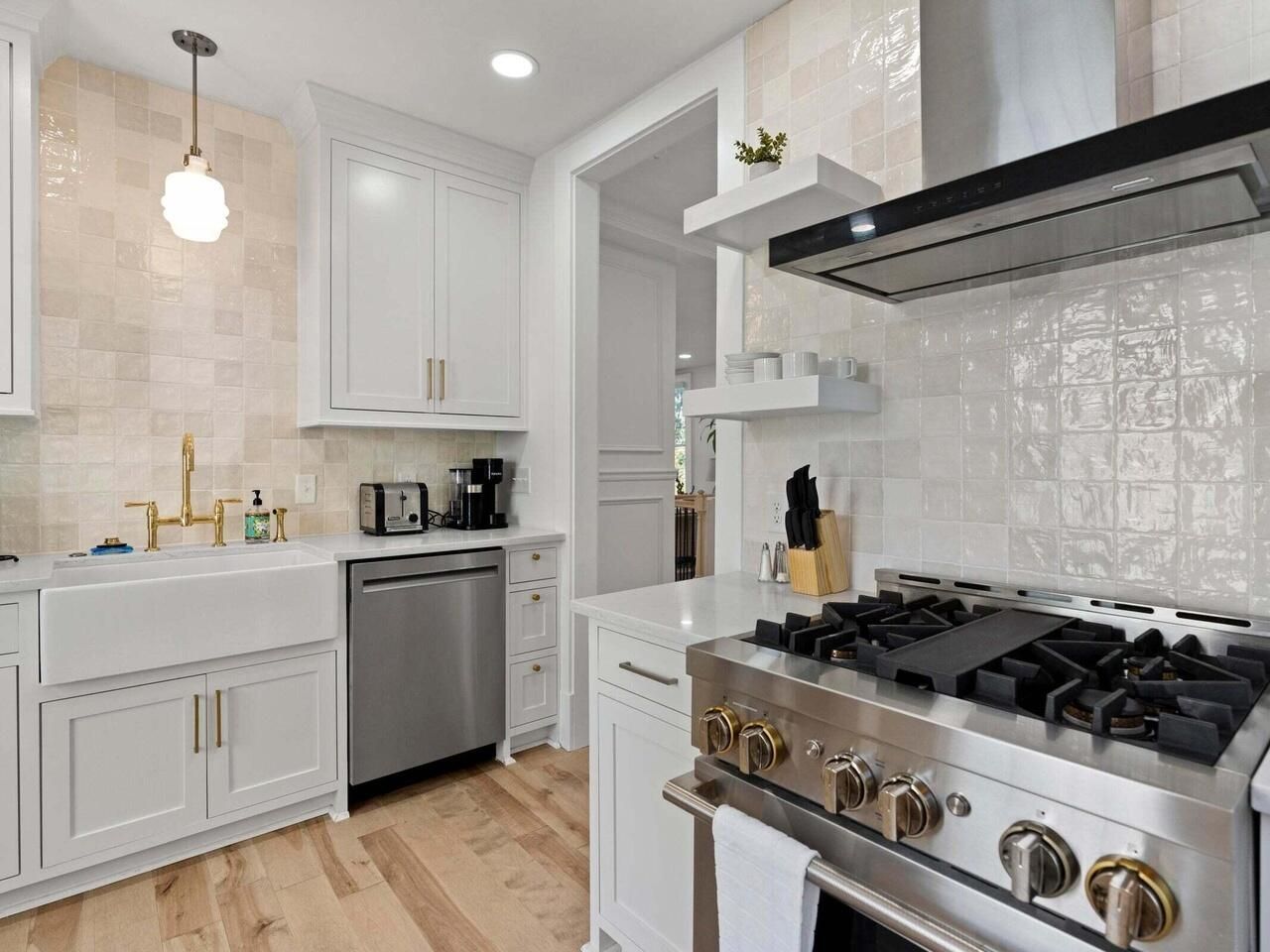 150 Spring St Photo 14