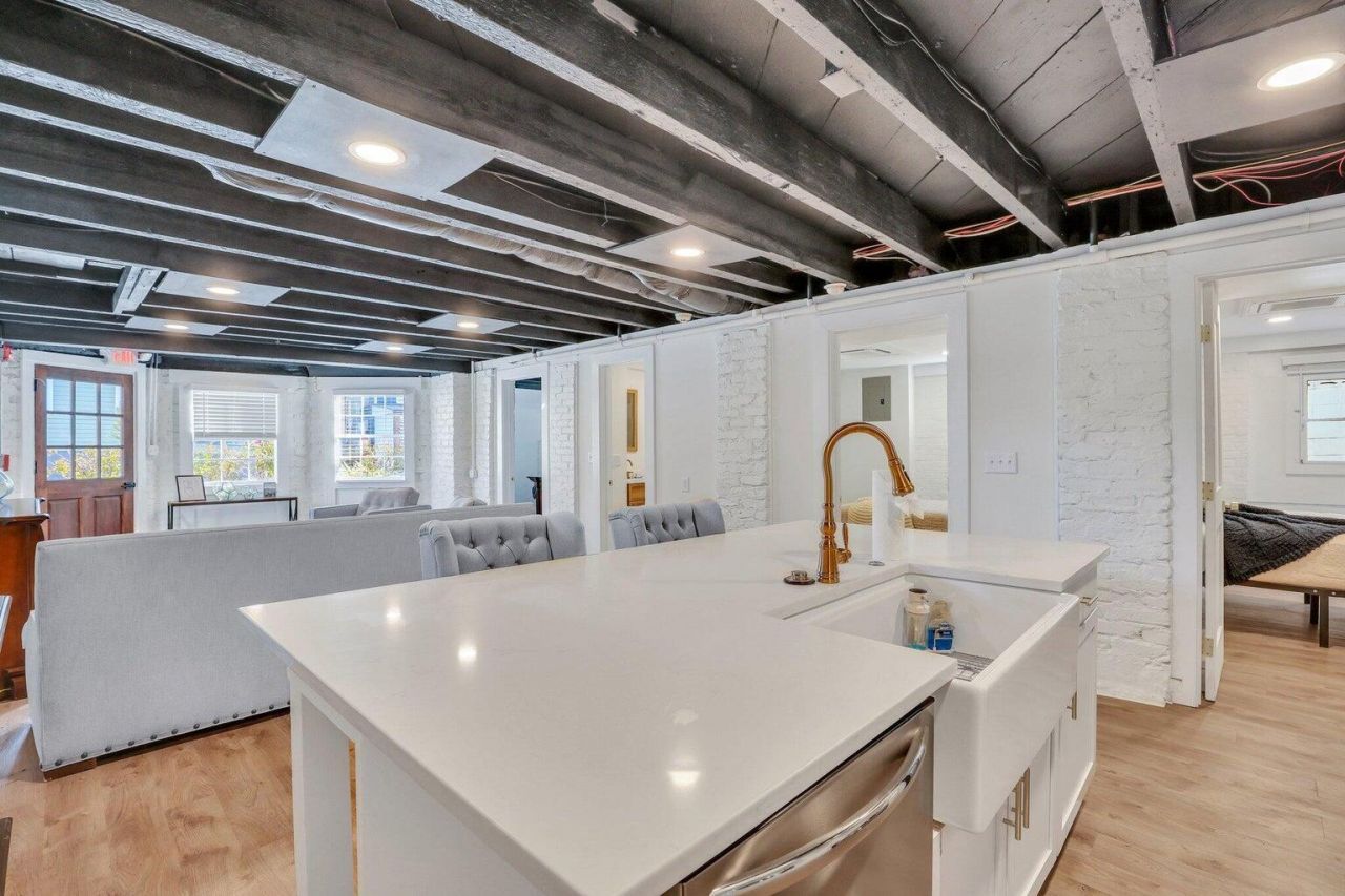 150 Spring St Photo 41