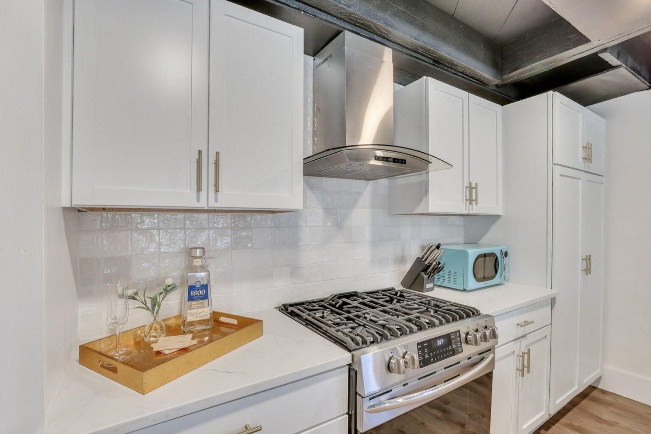 150 Spring St Photo 43