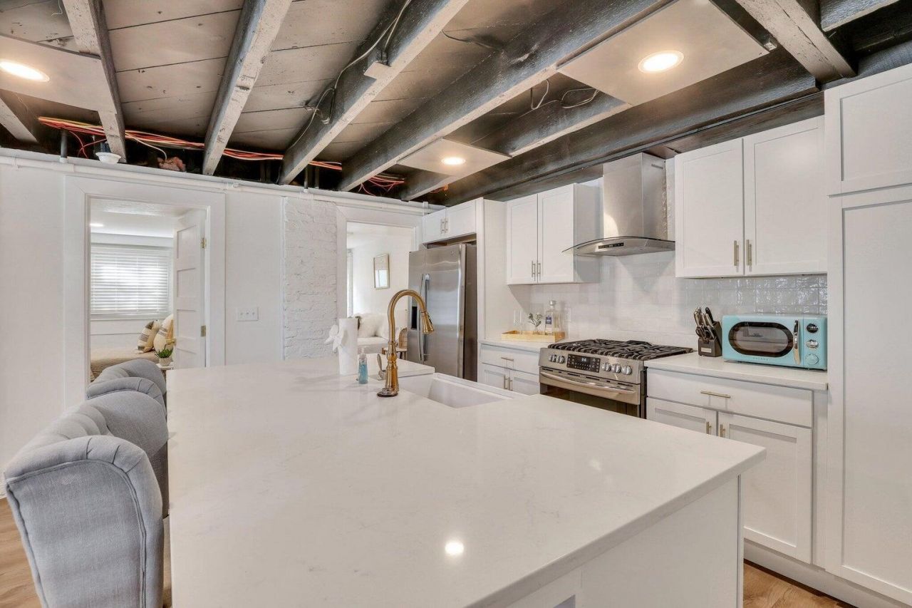 150 Spring St Photo 44