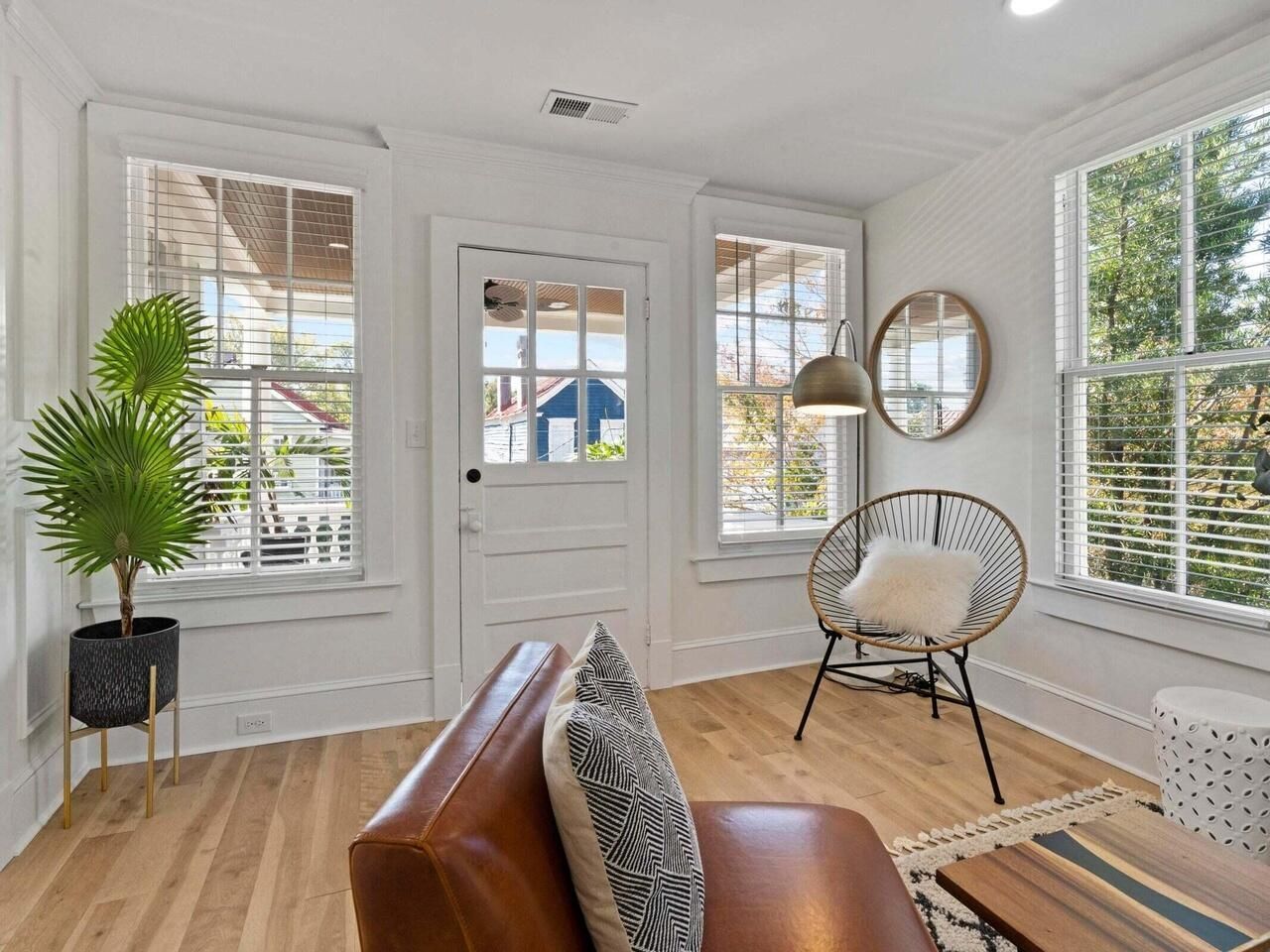 150 Spring St Photo 5