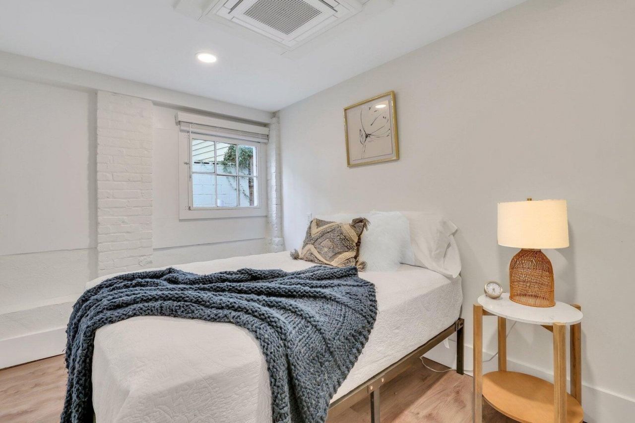 150 Spring St Photo 51