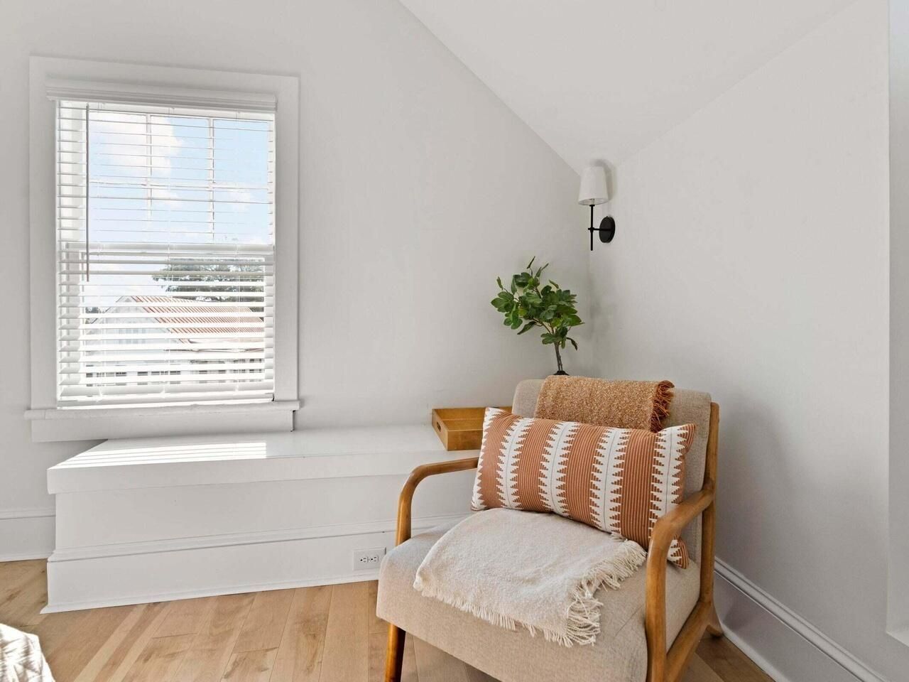 150 Spring St Photo 97