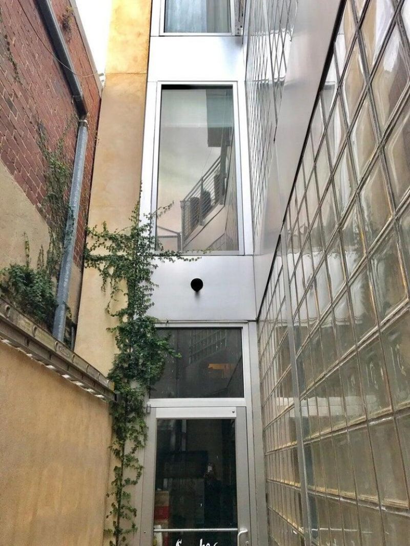 487 King Street Photo 11