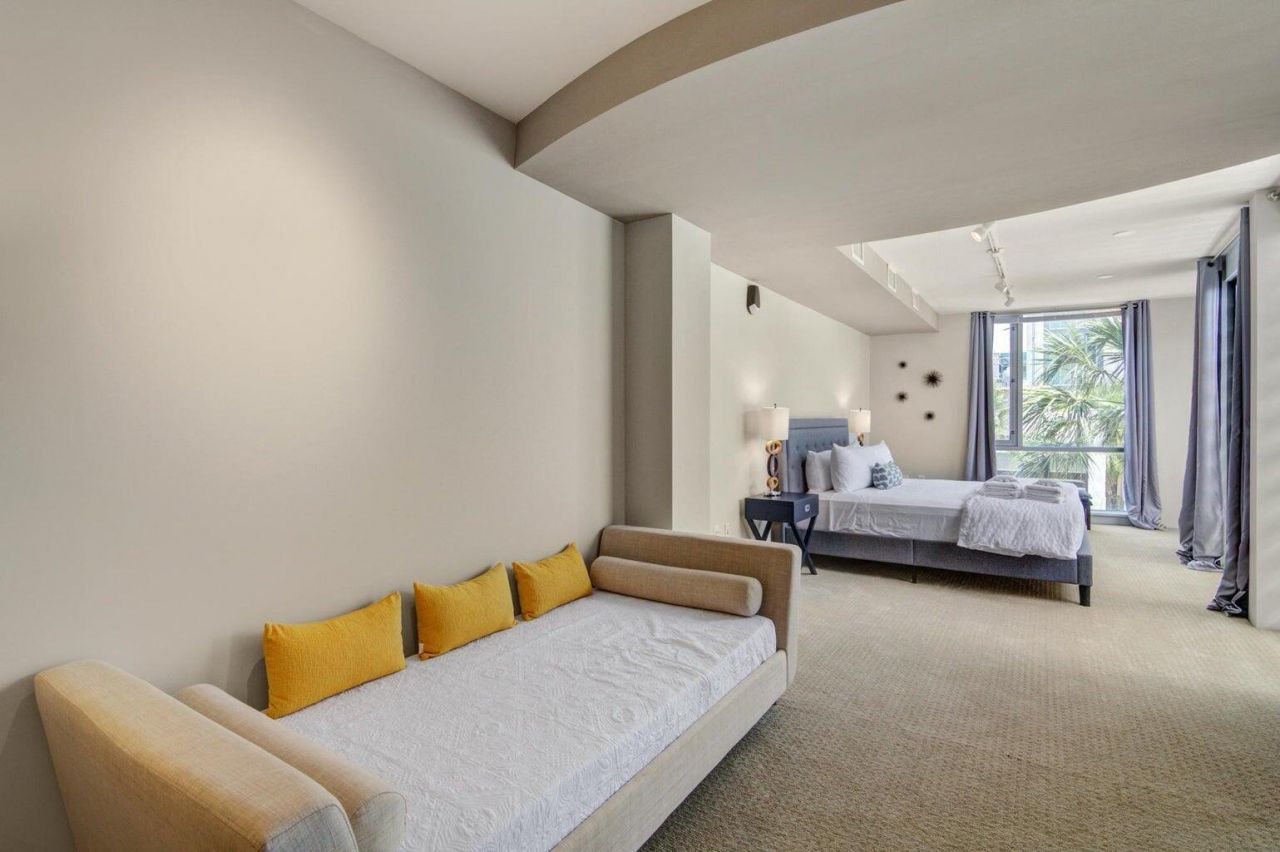 487 King Street Photo 23