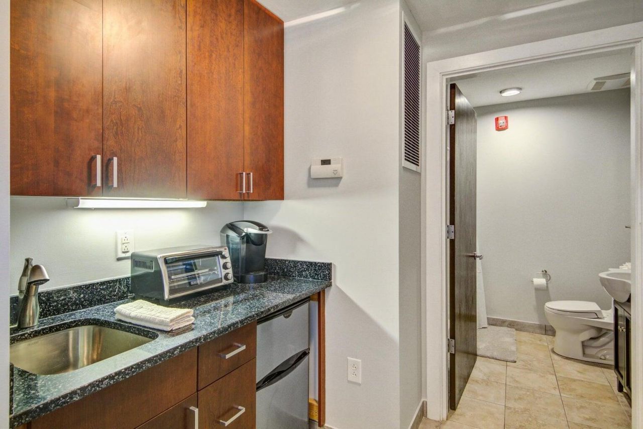 487 King Street Photo 28