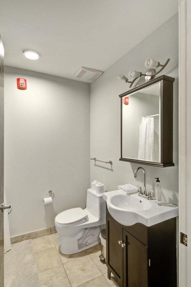 487 King Street Photo 30