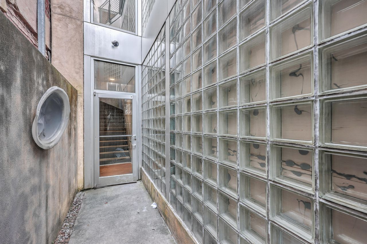 487 King Street Photo 7