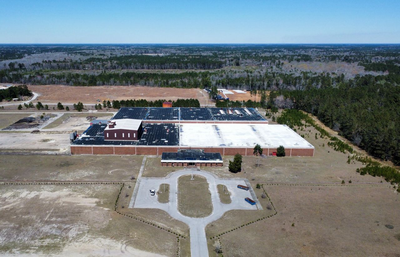 1497 Industrial Road Photo 4