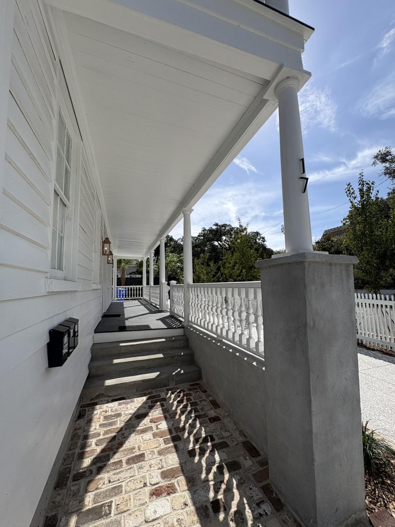 17 Magazine St Street Photo 4