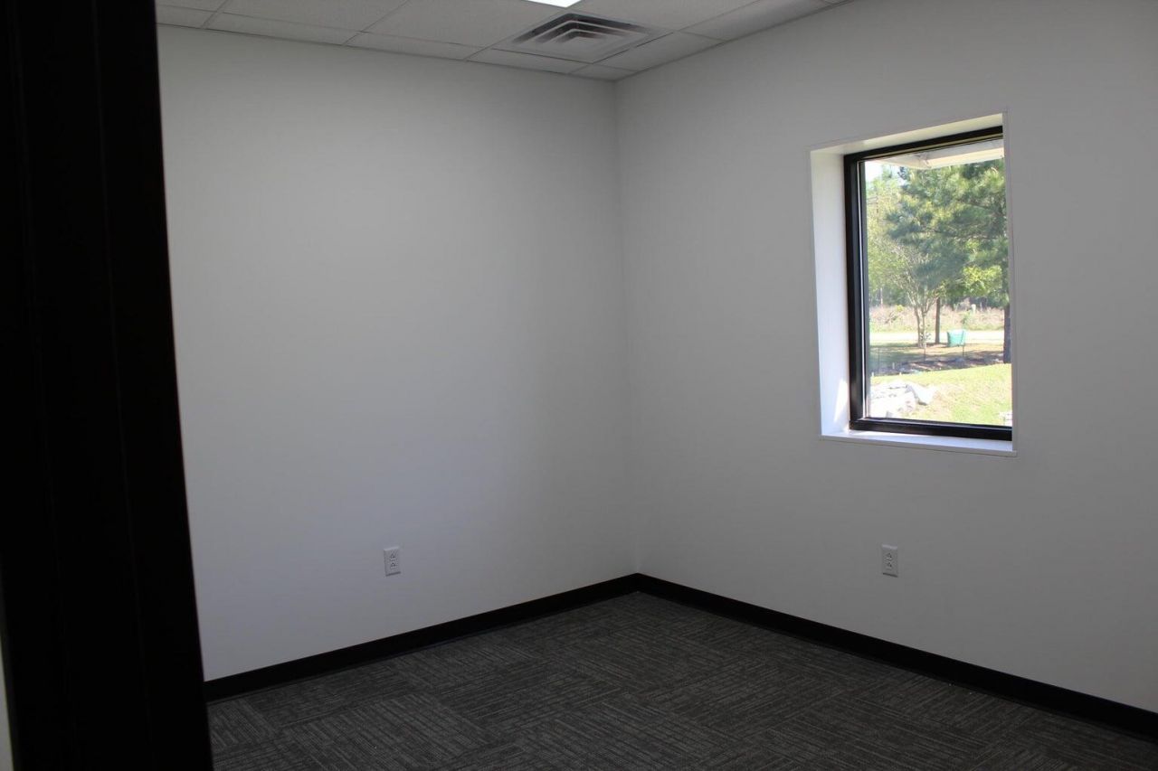 7587 Sandlapper Parkway Photo 8