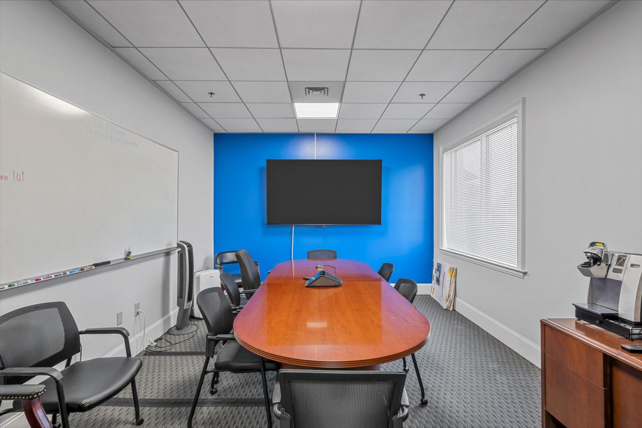 5935 Rivers Avenue Photo 14