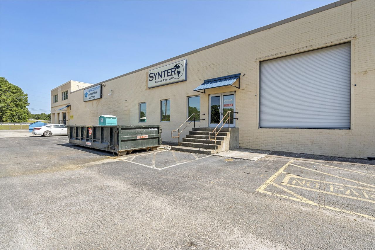 5935 Rivers Avenue Photo 10