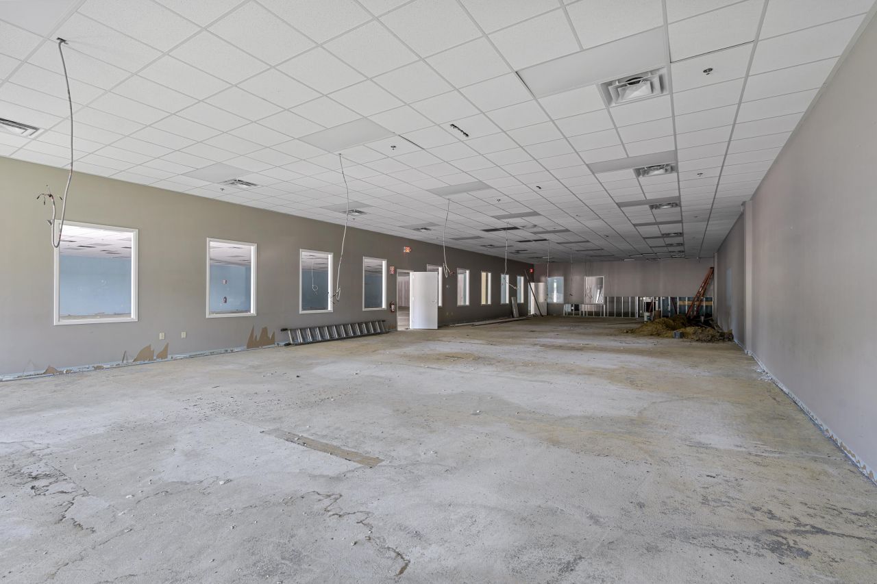 5935 Rivers Avenue Photo 5