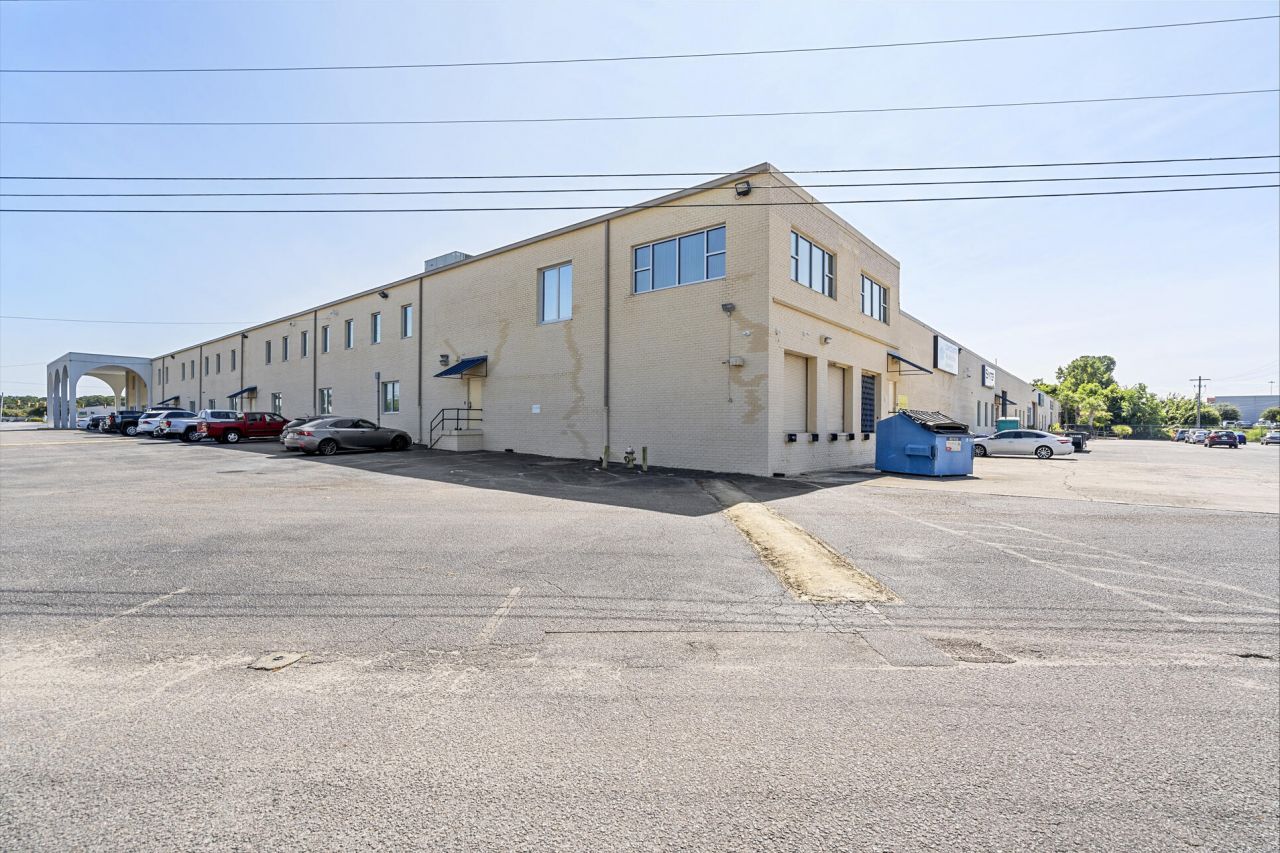 5935 Rivers Avenue Photo 8