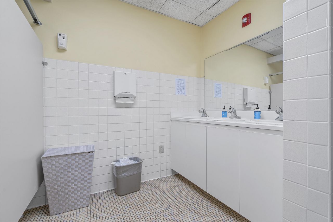 5935 Rivers Avenue Photo 11