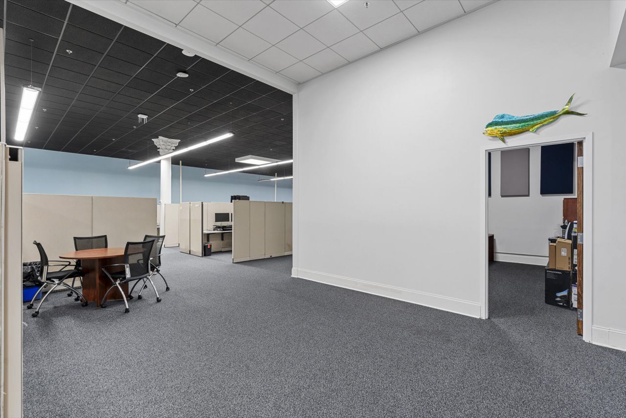 5935 Rivers Avenue Photo 14