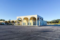 5935 Rivers Avenue photo 4