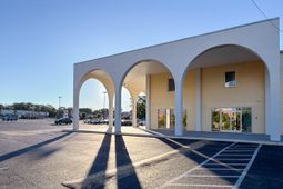 5935 Rivers Avenue photo 4