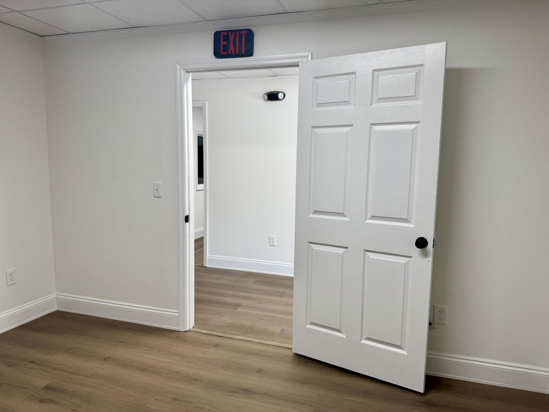 6643 Jet Park Drive Photo 17