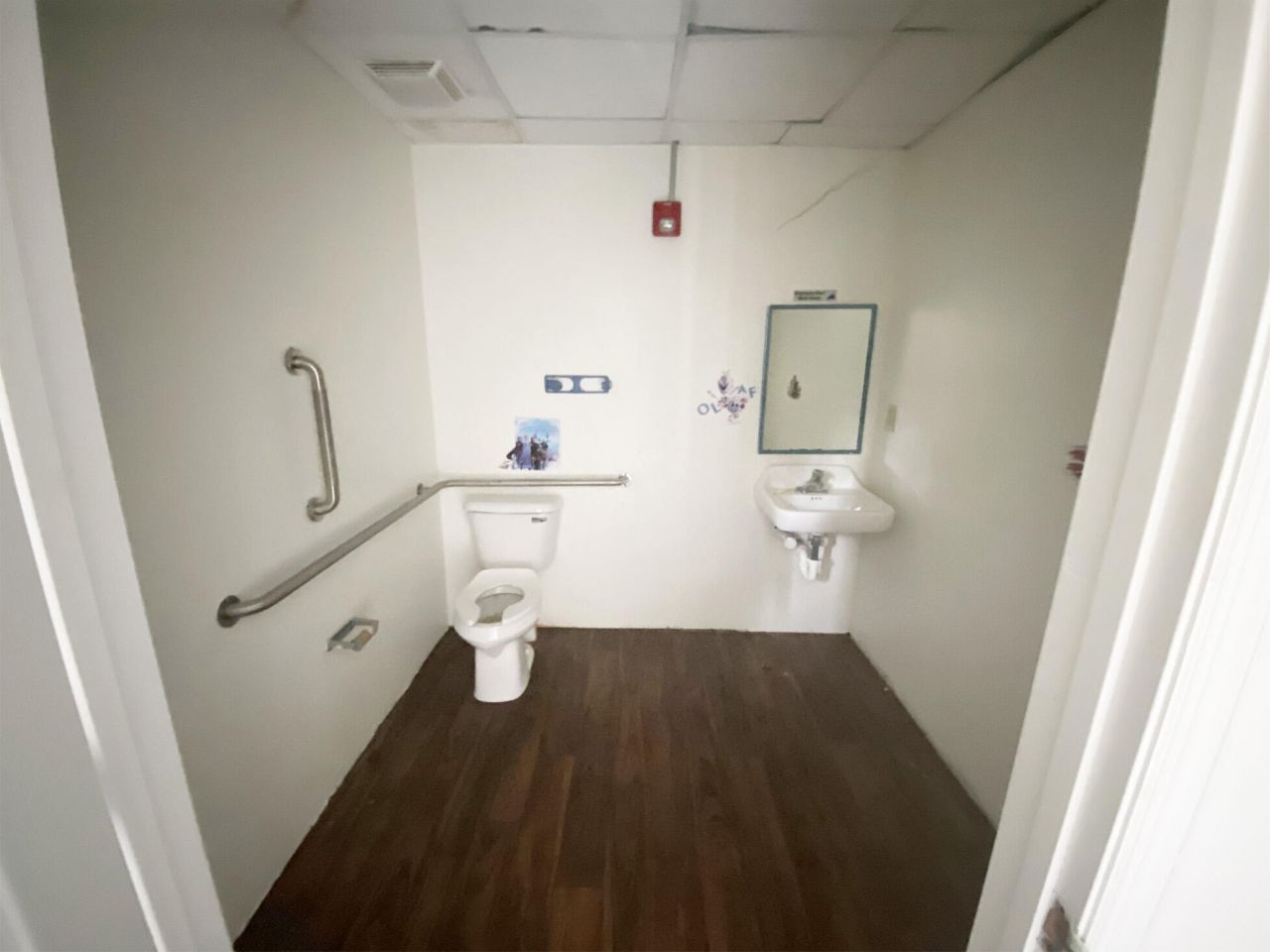 350 Shanklin Road Photo 9