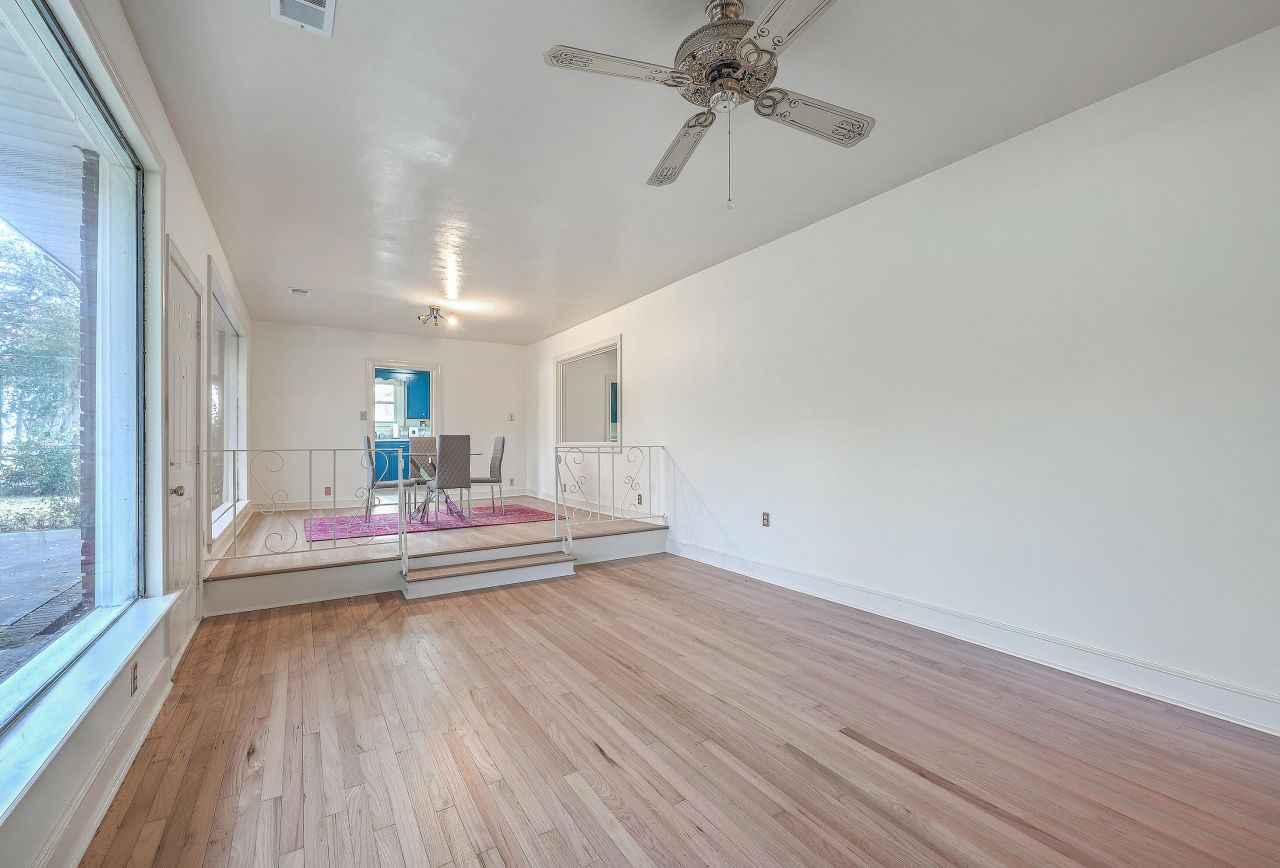 1251 Remount Road Photo 10