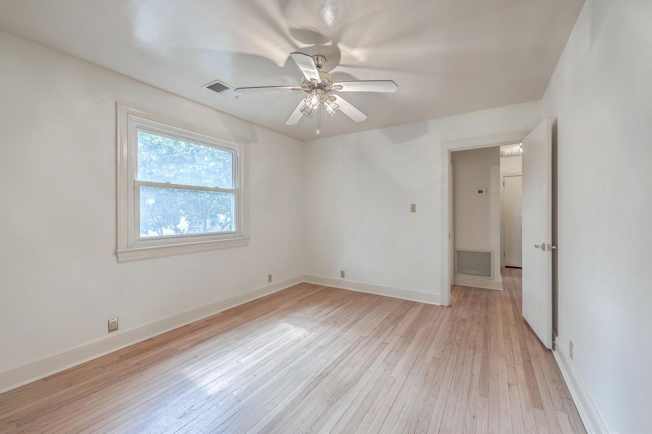 1251 Remount Road Photo 14